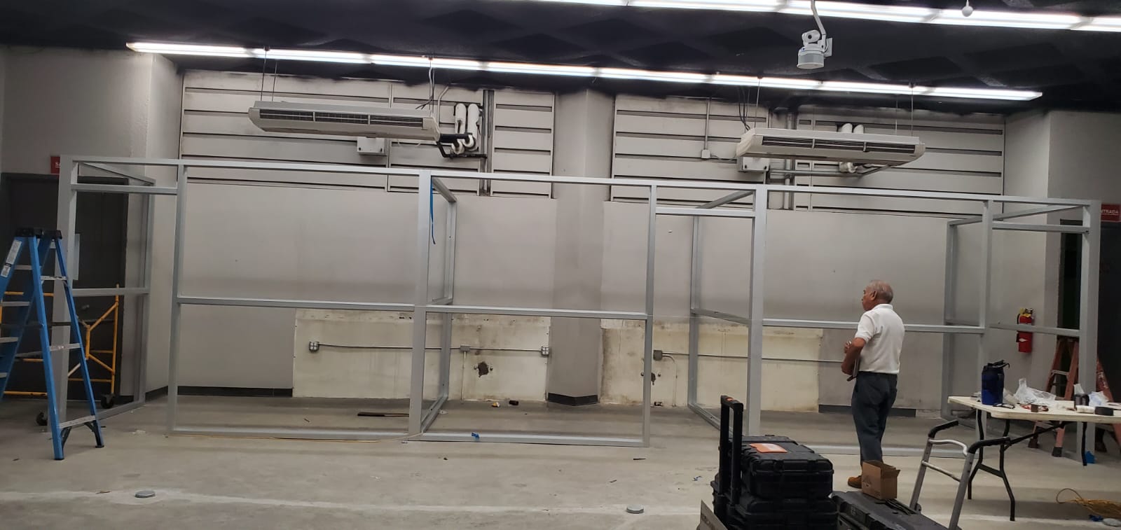 Montaje estructural en progreso