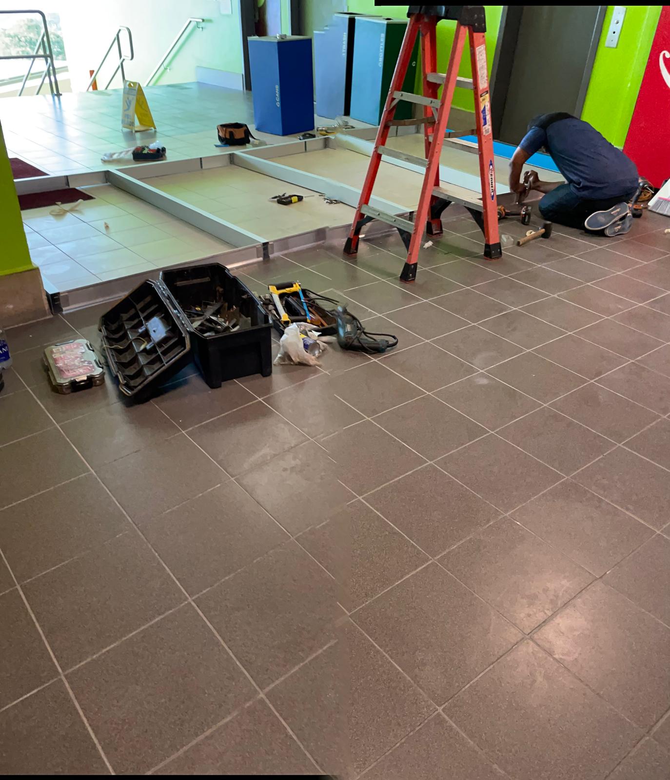 Instalación de estructuras interiores