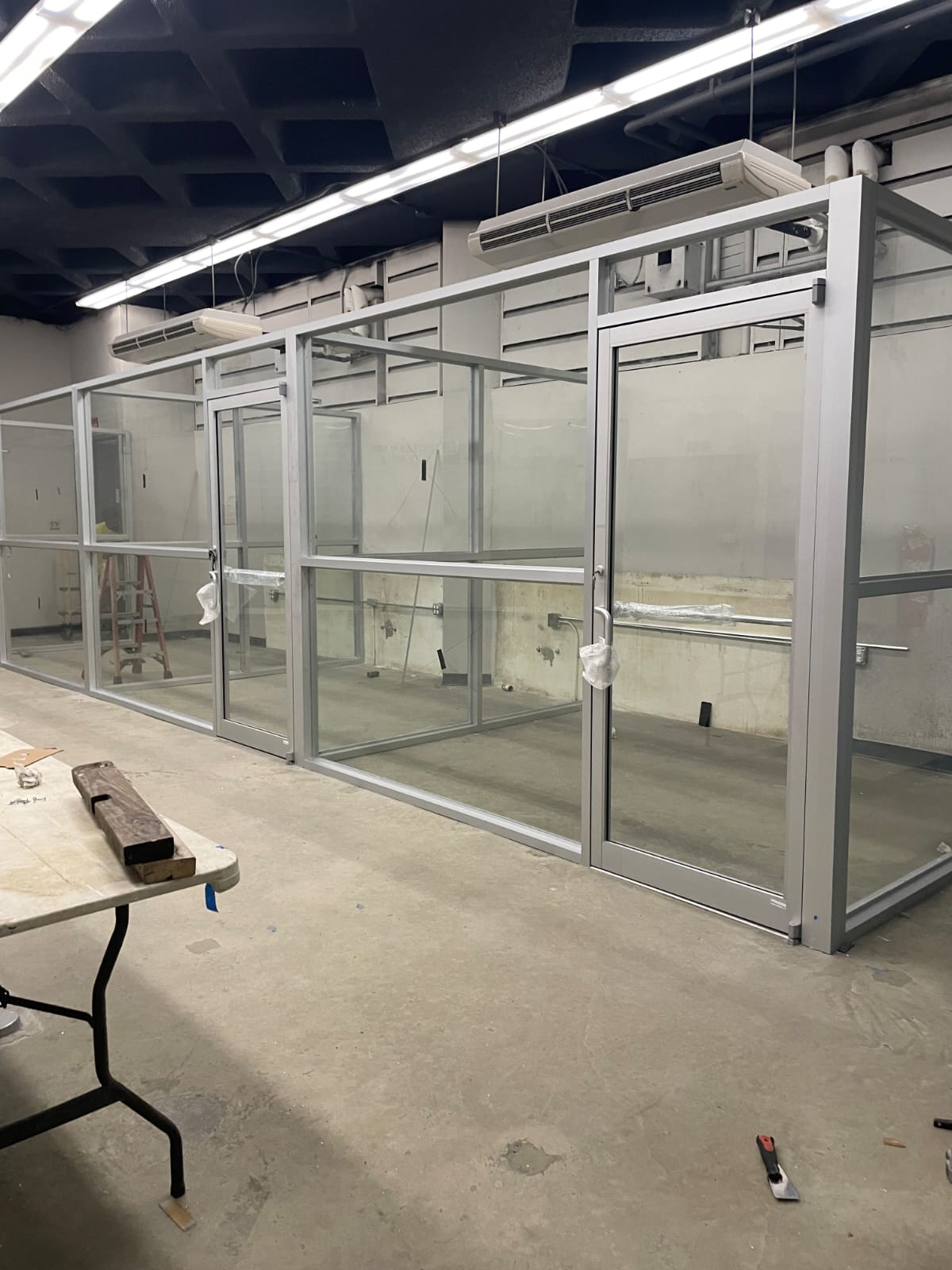 Cubículos privados en cristal